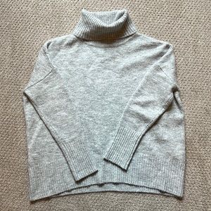 Classic grey turtleneck size small like new condition